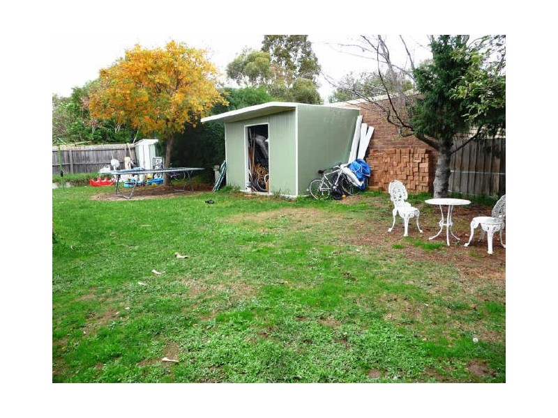 17 Erskine Drive, Rowville VIC 3178