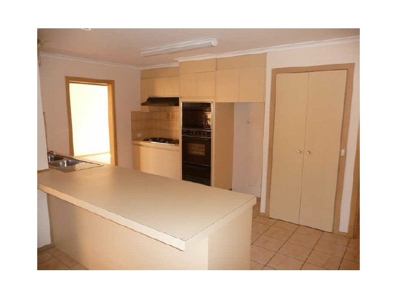 42 George Knox Drive, Rowville VIC 3178