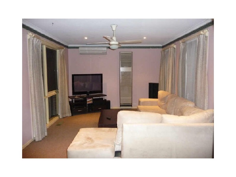 35 Willow Avenue, Rowville VIC 3178