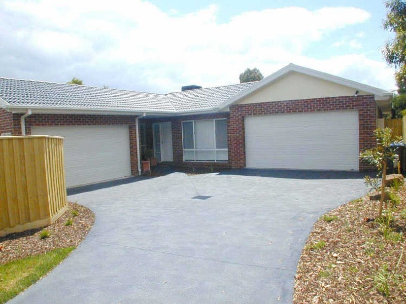 2/28 Burchall Crescent, Rowville VIC 3178