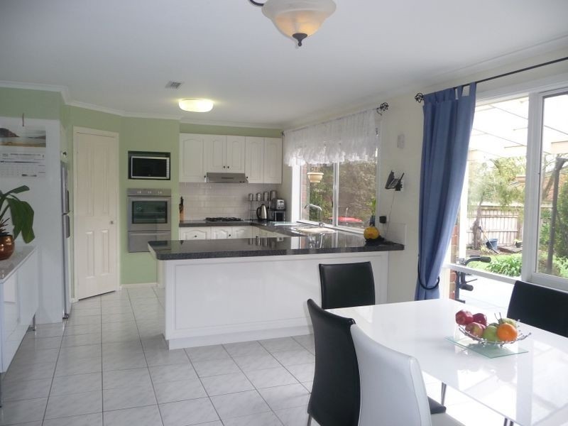 23 Buckingham Drive, Rowville VIC 3178