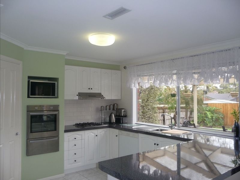23 Buckingham Drive, Rowville VIC 3178