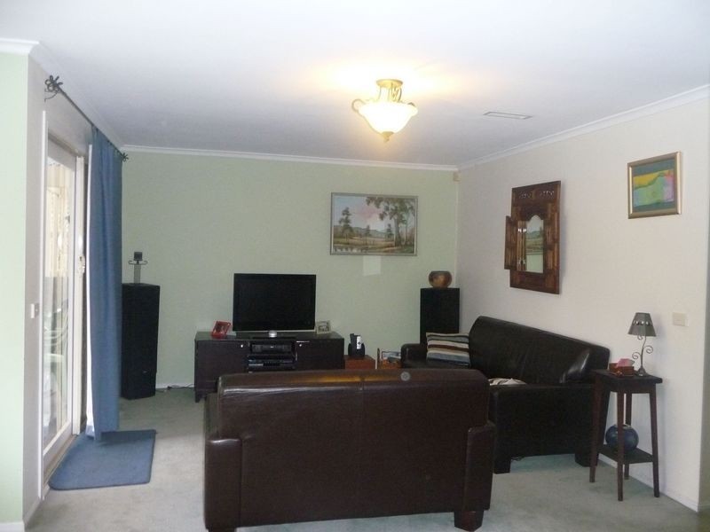 23 Buckingham Drive, Rowville VIC 3178