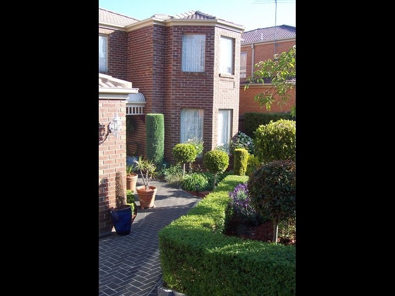 33 Ling Drive, Rowville VIC 3178