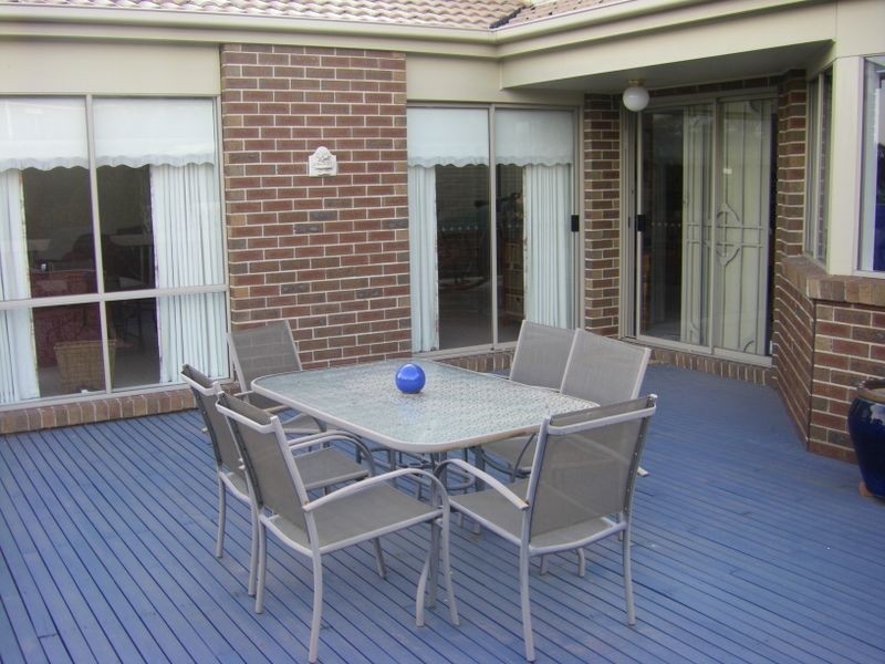 33 Ling Drive, Rowville VIC 3178