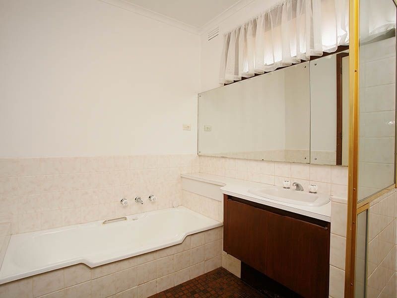 47 Cambridge Drive, Glen Waverley VIC 3150