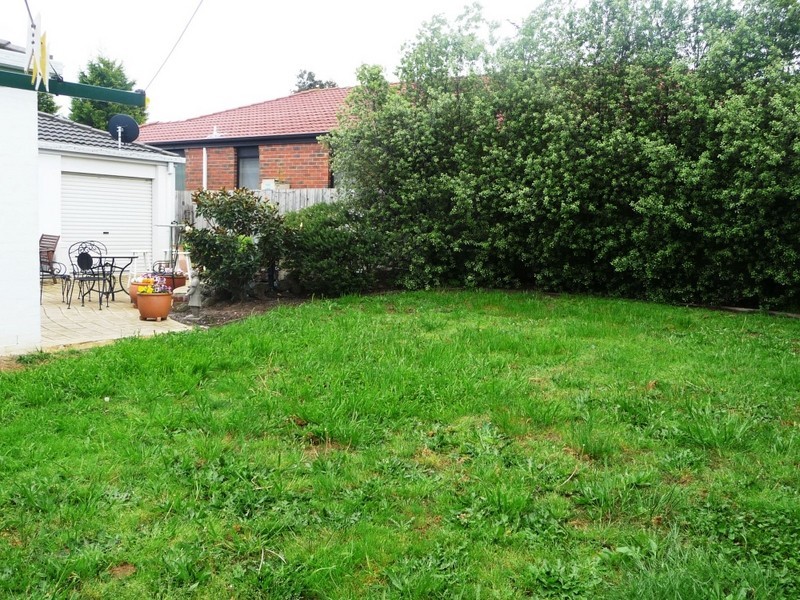 11 Overton Close, Rowville VIC 3178