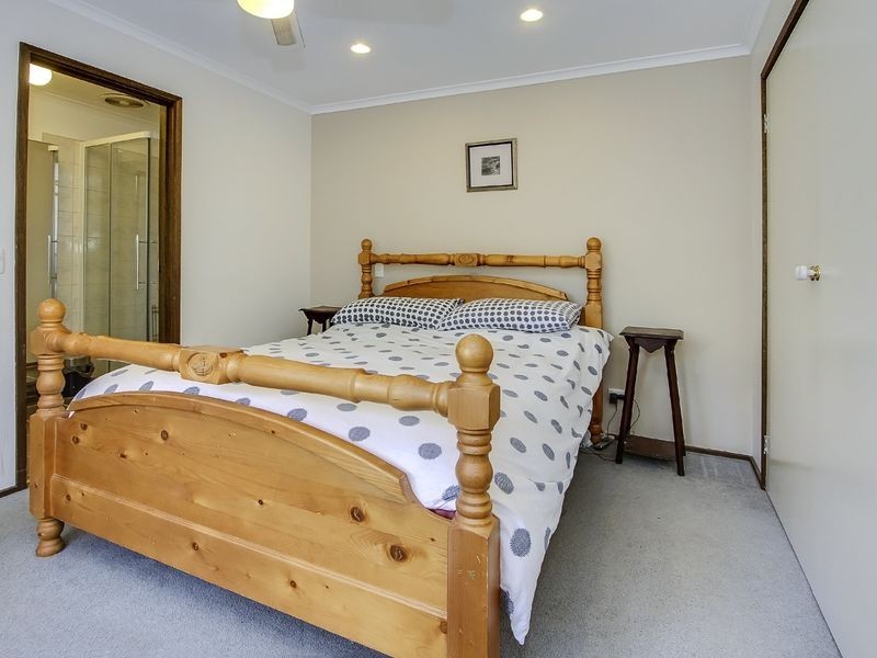 4 Prior Court, Rowville VIC 3178