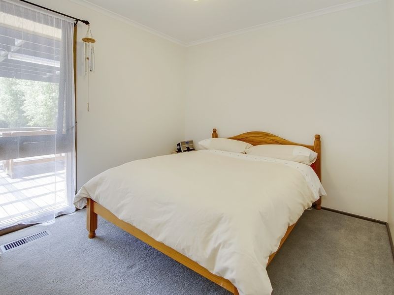 4 Prior Court, Rowville VIC 3178