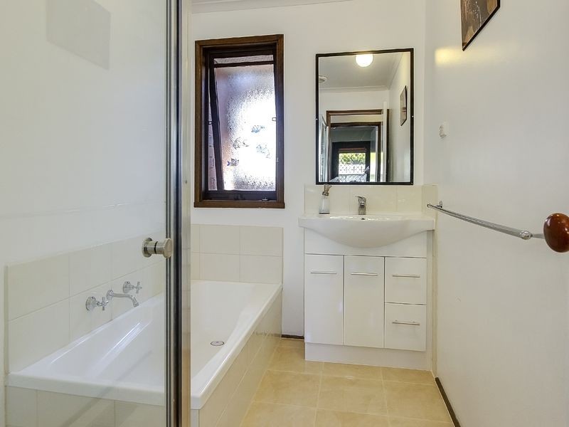 4 Prior Court, Rowville VIC 3178