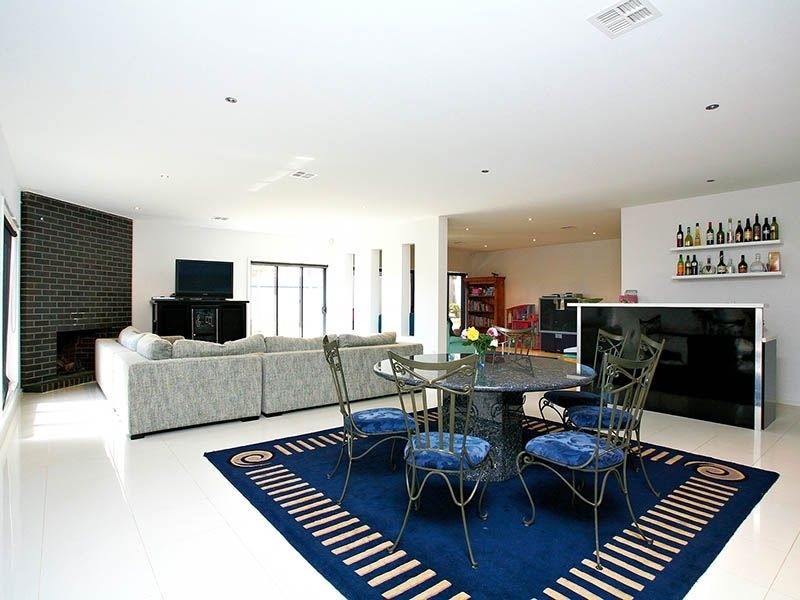 10 Wallingford Place, Rowville VIC 3178