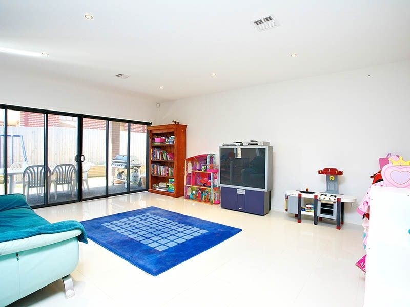 10 Wallingford Place, Rowville VIC 3178