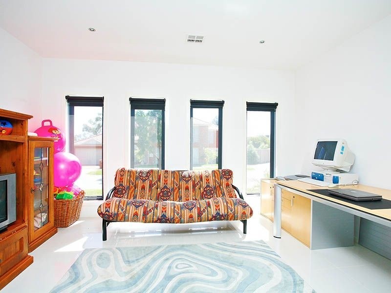 10 Wallingford Place, Rowville VIC 3178