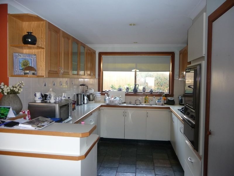 13 St John Place, Rowville VIC 3178