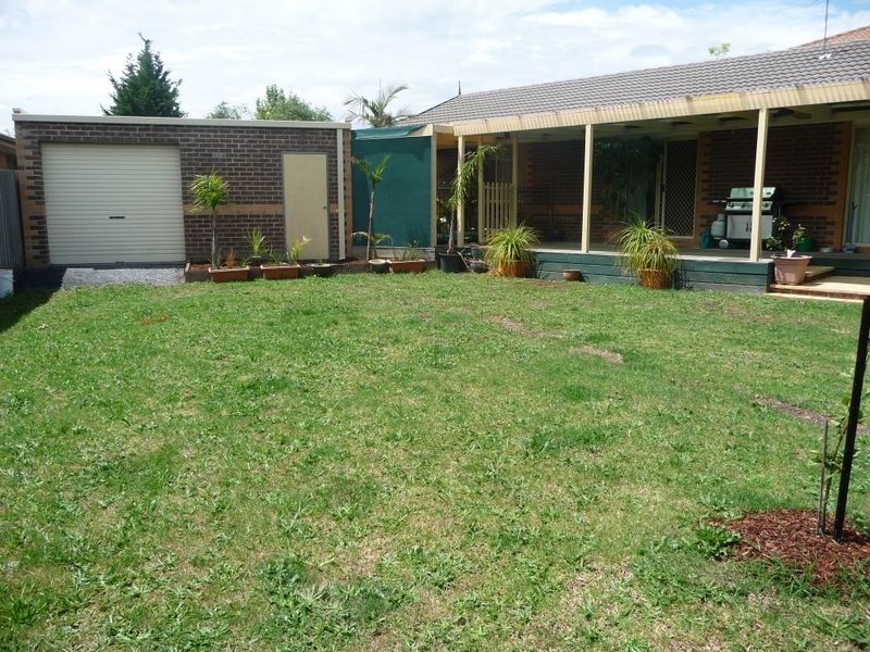 8 Horatio Close, Rowville VIC 3178
