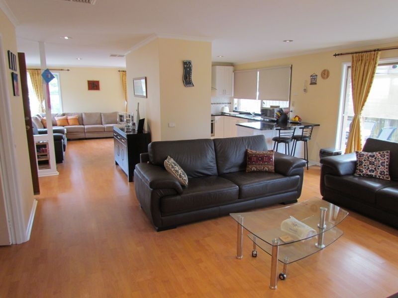 73 Deschamp Court, Rowville VIC 3178