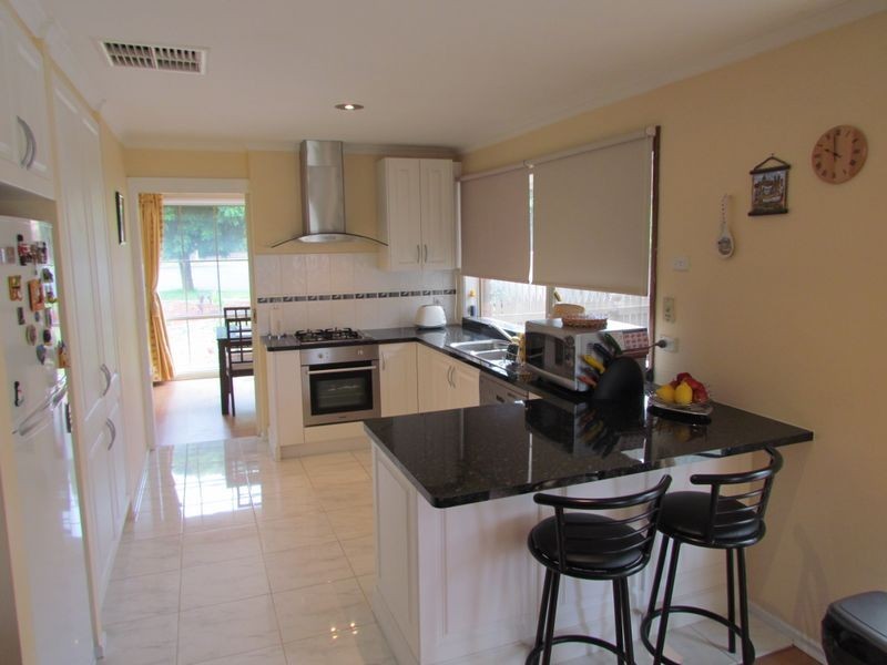 73 Deschamp Court, Rowville VIC 3178