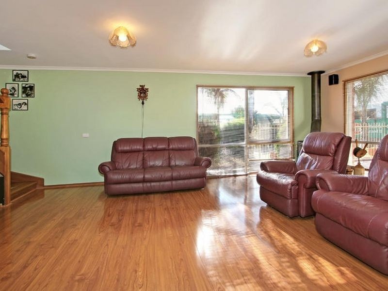 37 Fernlea Avenue, Rowville VIC 3178