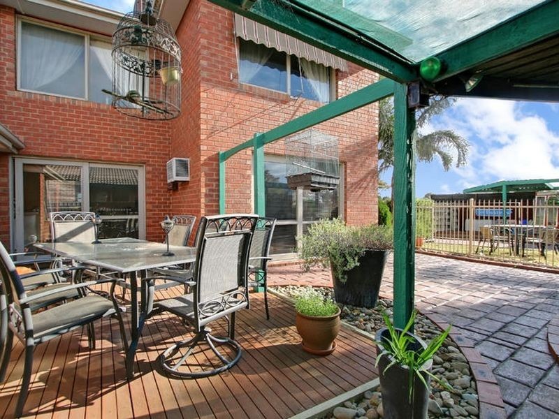 37 Fernlea Avenue, Rowville VIC 3178