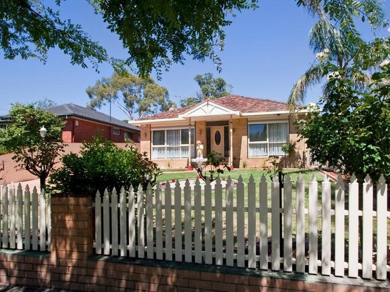 28 Valda Avenue, Mont Albert North VIC 3129