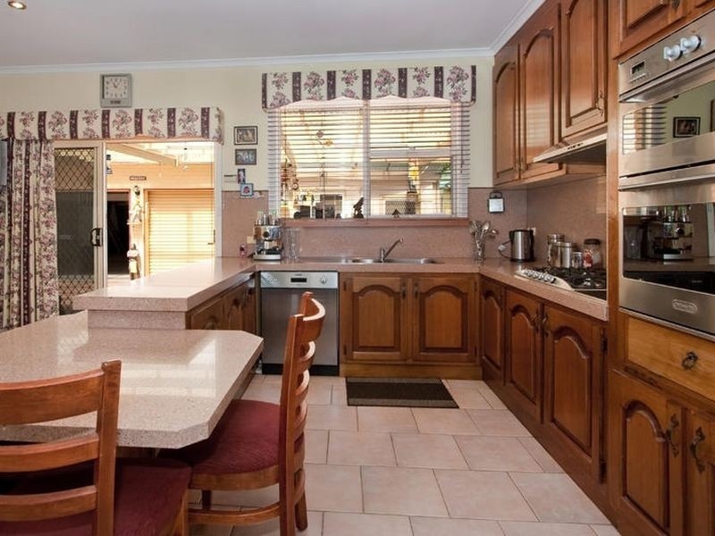 28 Valda Avenue, Mont Albert North VIC 3129