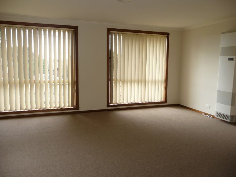 1/194 Gladstone Road, Dandenong North VIC 3175