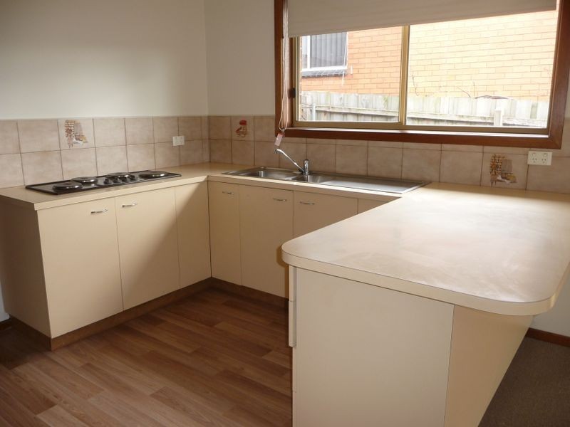 1/194 Gladstone Road, Dandenong North VIC 3175