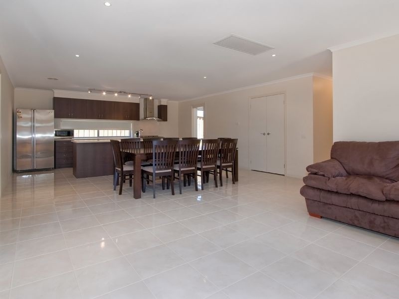 19 Viewline Drive, Lysterfield VIC 3156