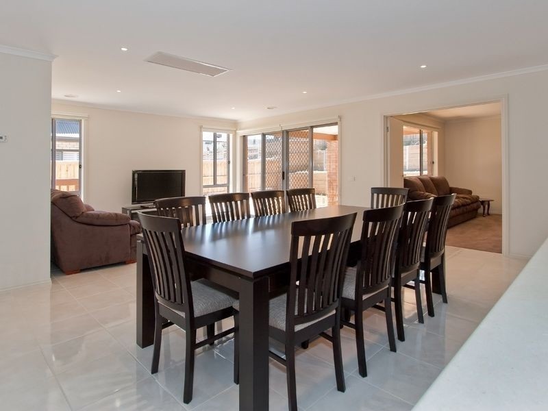 19 Viewline Drive, Lysterfield VIC 3156