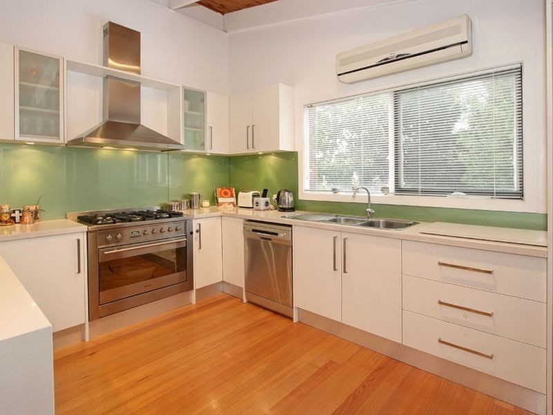 10 Lakeview Avenue, Rowville VIC 3178