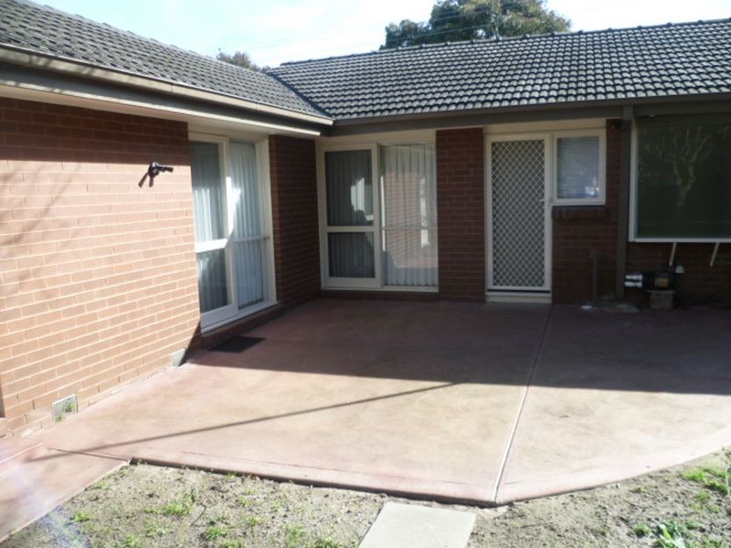 32 Lloyd Street, Knoxfield VIC 3180