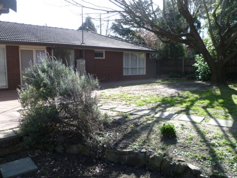 32 Lloyd Street, Knoxfield VIC 3180