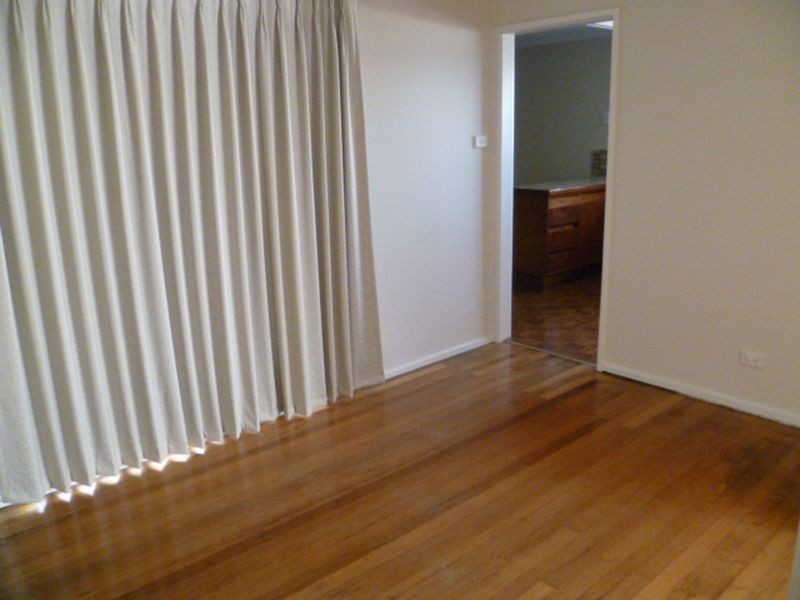 32 Lloyd Street, Knoxfield VIC 3180