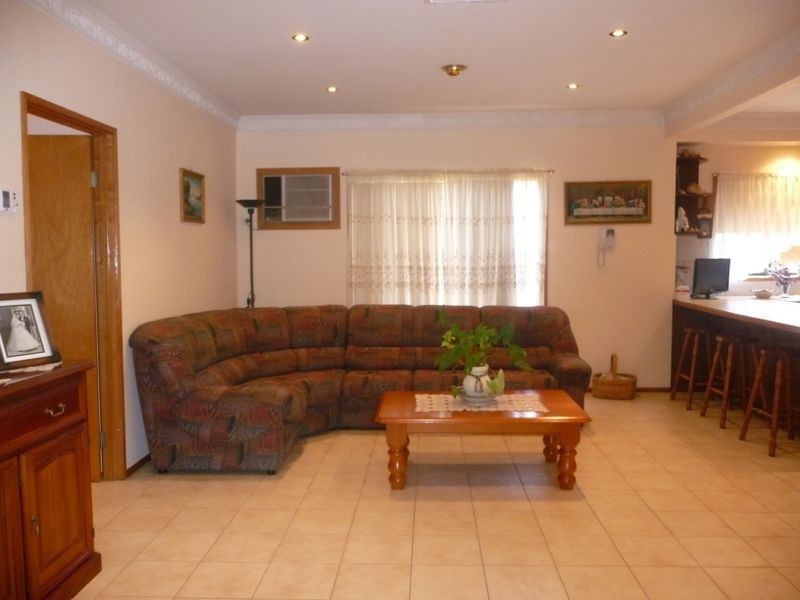 17 Erie Avenue, Rowville VIC 3178