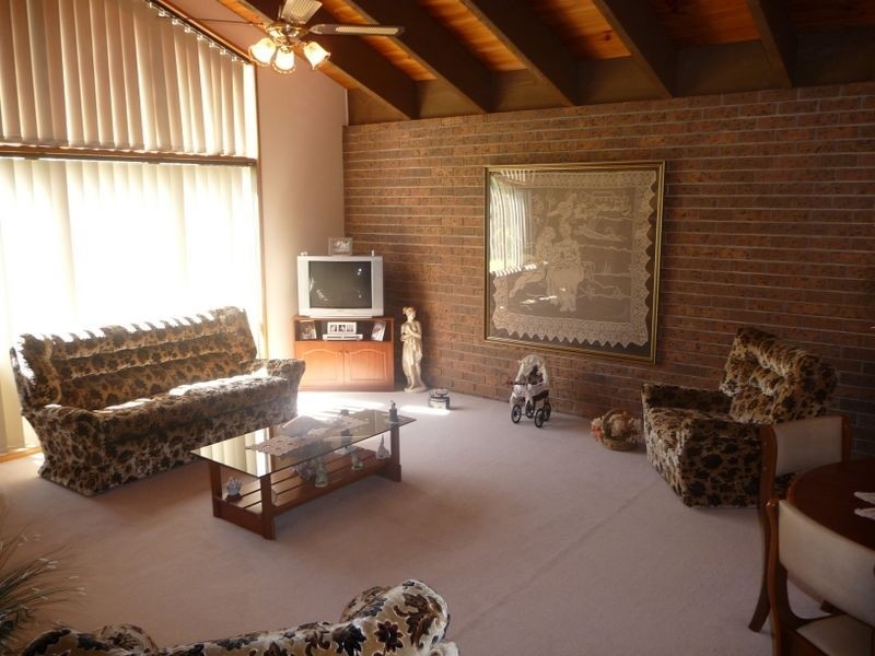 17 Erie Avenue, Rowville VIC 3178