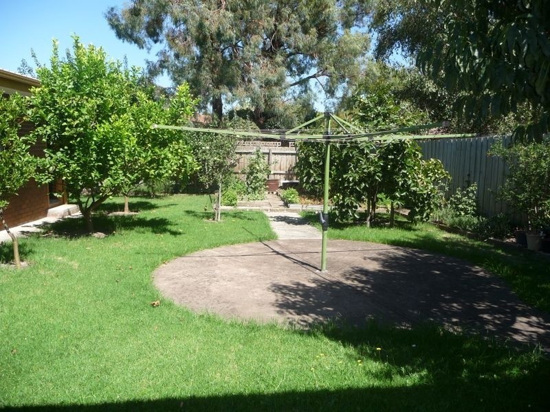 17 Erie Avenue, Rowville VIC 3178