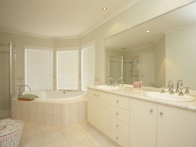 79 Victoria Knox Avenue, Rowville VIC 3178