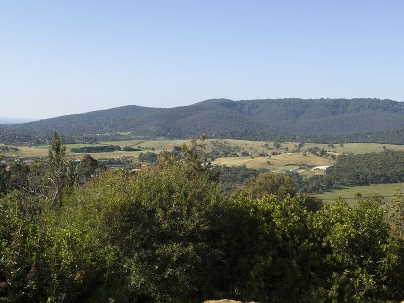17 Cornish Road, Lysterfield VIC 3156