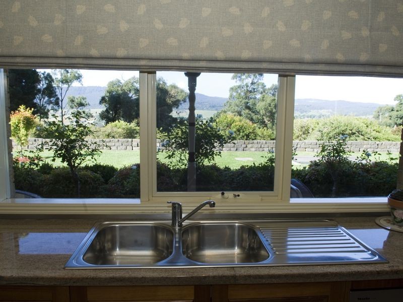 17 Cornish Road, Lysterfield VIC 3156