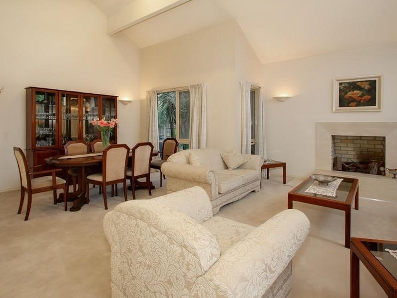 31 Pitfield Crescent, Rowville VIC 3178