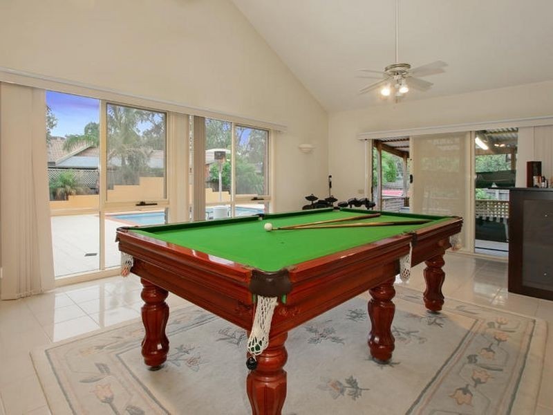 31 Pitfield Crescent, Rowville VIC 3178