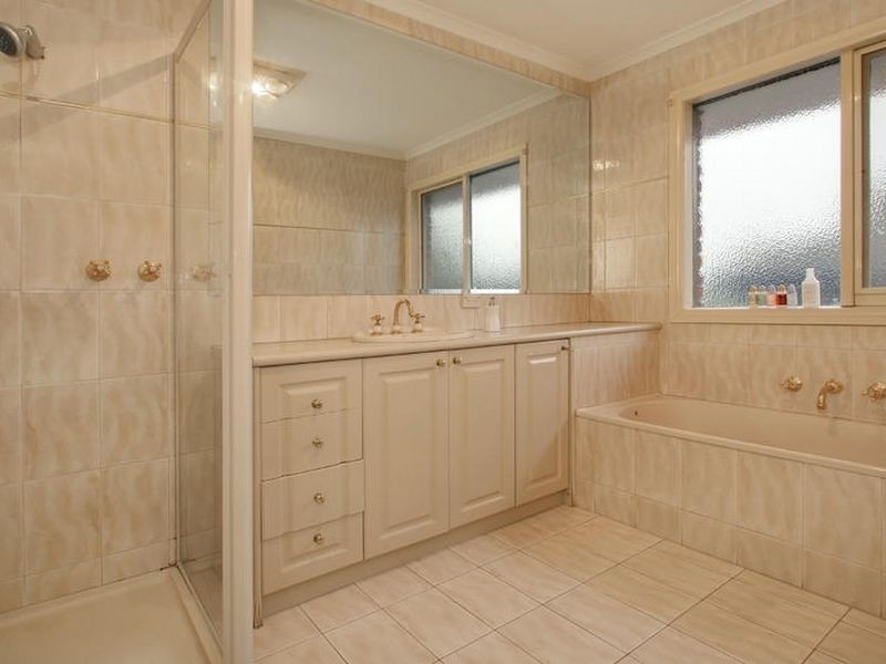 31 Pitfield Crescent, Rowville VIC 3178