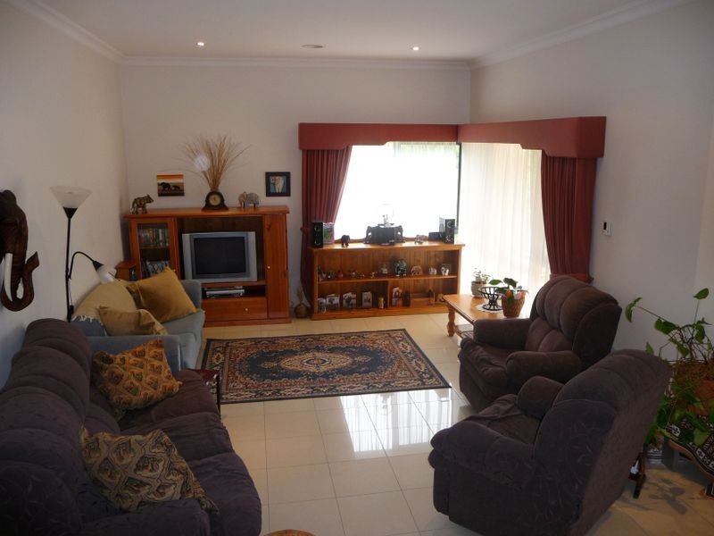 2/8 Ling Court, Mulgrave VIC 3170