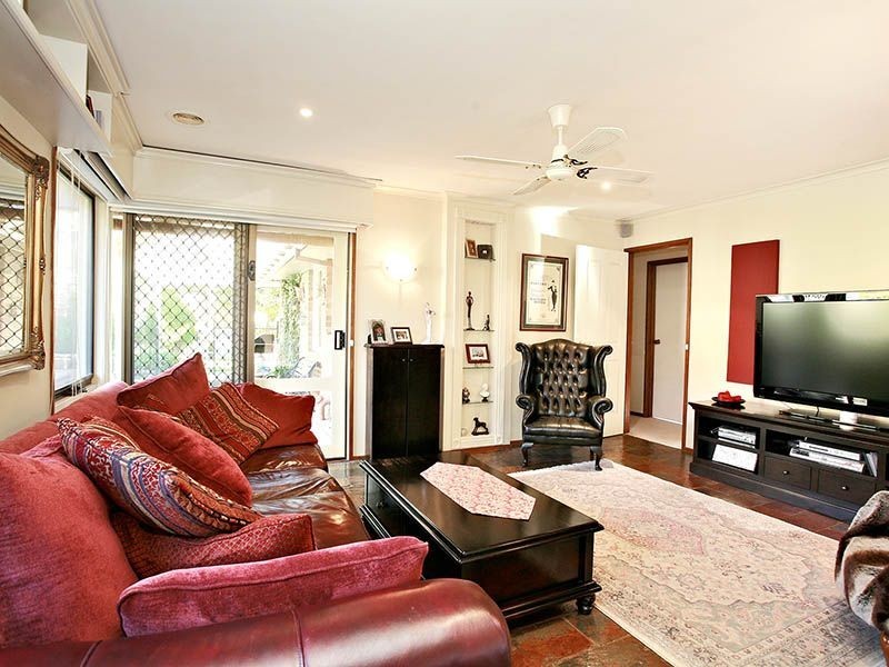 16 Murray Crescent, Rowville VIC 3178