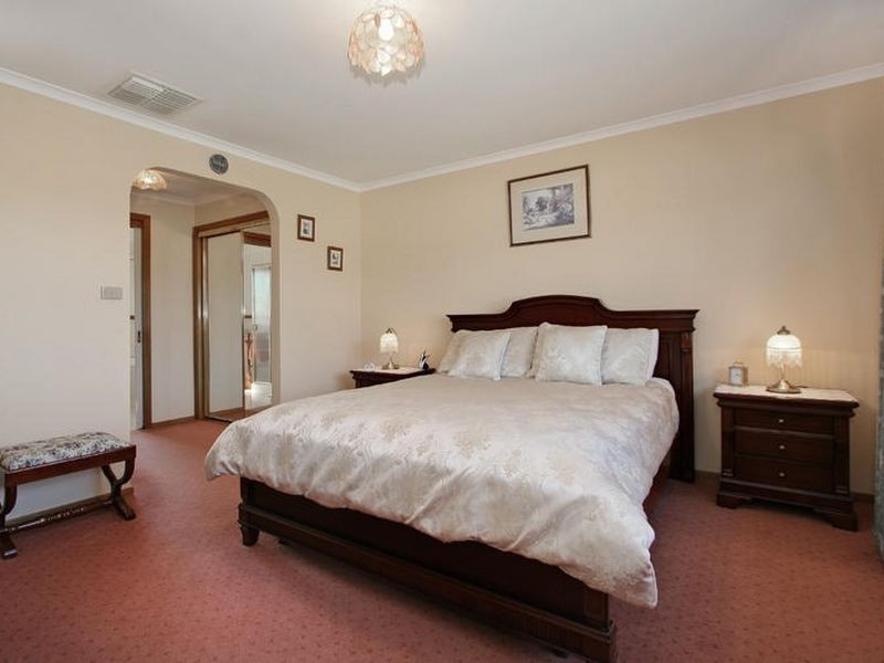 3 Edmond Court, Rowville VIC 3178