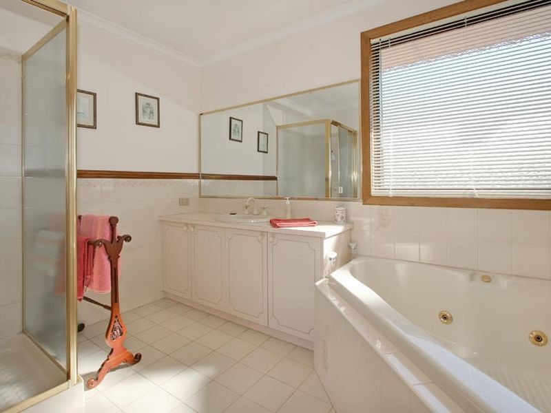 3 Edmond Court, Rowville VIC 3178