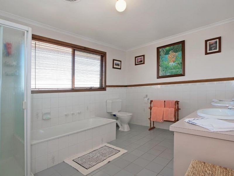 3 Edmond Court, Rowville VIC 3178