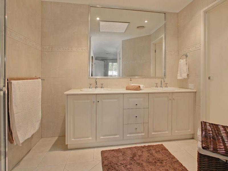 6 George Knox Drive, Rowville VIC 3178