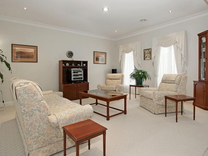 64 Langhorne Crescent, Rowville VIC 3178