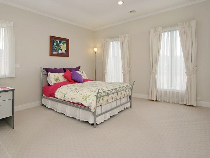 64 Langhorne Crescent, Rowville VIC 3178